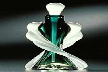 The shape design of the perfume bottle